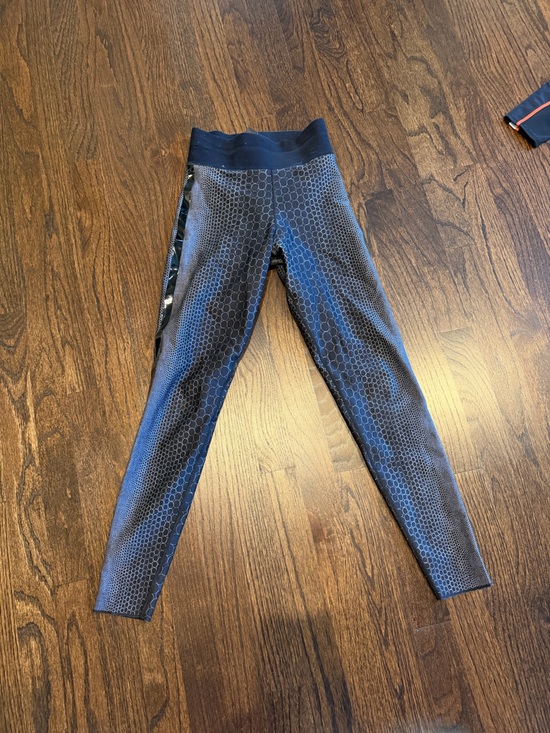 ultracor Pants - ultracor Black Hex-Pattern Leggings